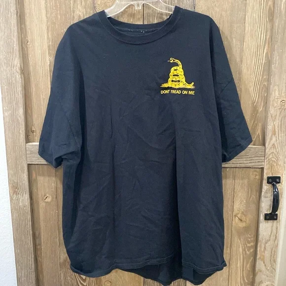 Men’s T-shirt - Picture 1 of 3